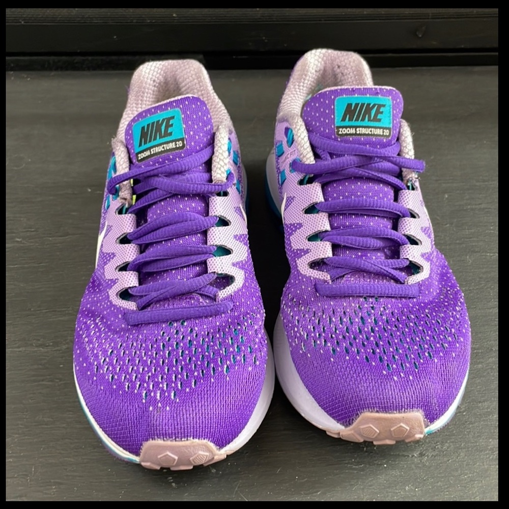 NIKE Women's 6 Air Zoom Structure 20
Purple Running Shoes. Like New $80 Size 6